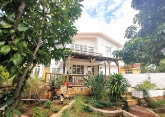 House | 3 bedrooms | Residential area
